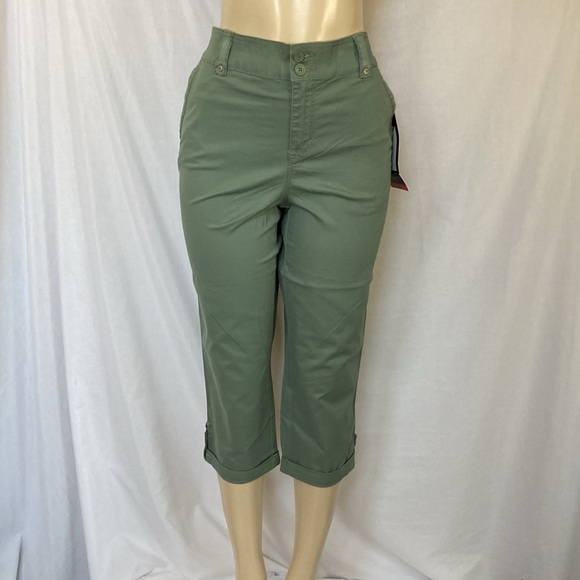 Gloria Vanderbilt Clothing Women’s Cuffed Utility Capri Size 8 Green Color NWT - Picture 4 of 7